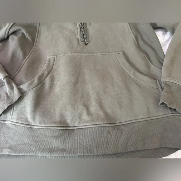 Lululemon scuba sweater size M/L excellent condition - Picture 5 of 10